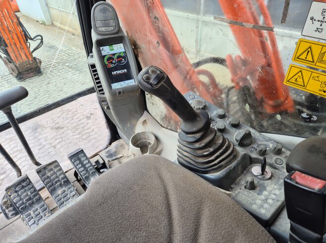 Hitachi ZX350LCN-6
