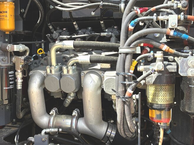 Hitachi ZX210LC-7