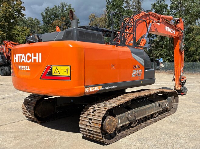 Hitachi ZX210LC-7