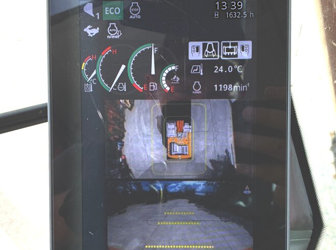 Hitachi ZX210LC-7