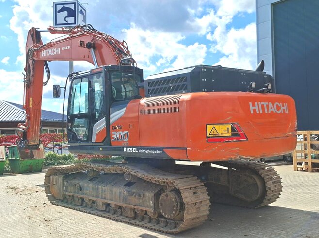 Hitachi ZX300LCN-7