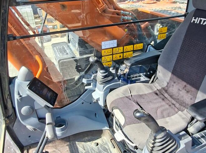 Hitachi ZX300LCN-7