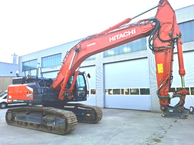 Hitachi ZX300LCN-7