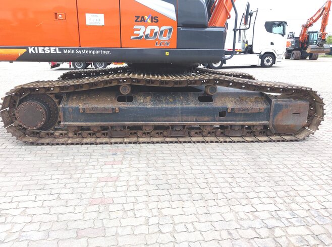 Hitachi ZX300LCN-7