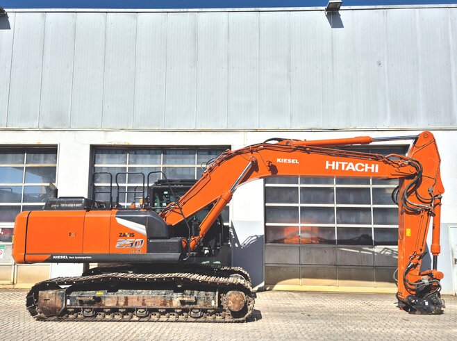 Hitachi ZX250LCN-7