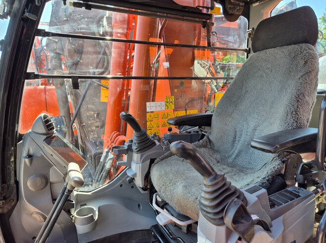Hitachi ZX250LCN-7