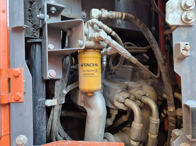 Hitachi ZX225USLC-6