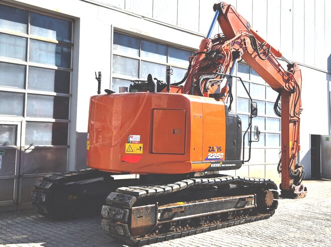 Hitachi ZX225USLC-6