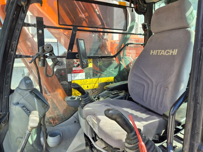 Hitachi ZX225USLC-6