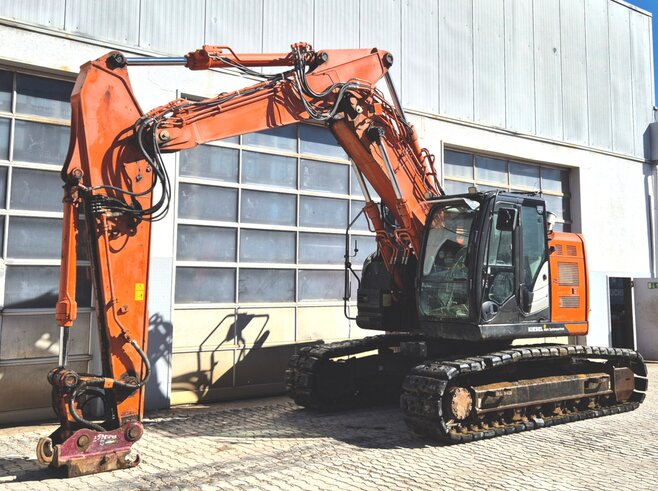 Hitachi ZX225USLC-6
