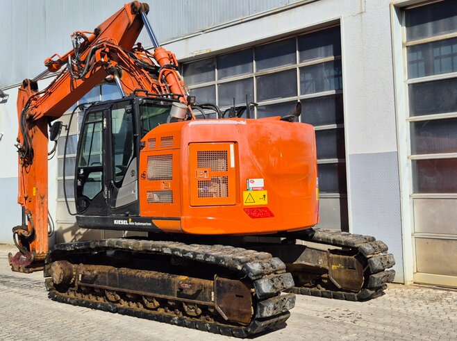 Hitachi ZX225USLC-6