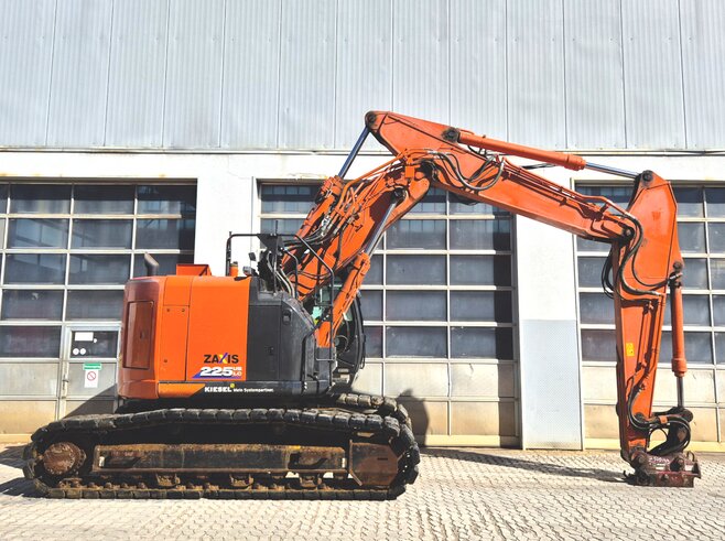 Hitachi ZX225USLC-6