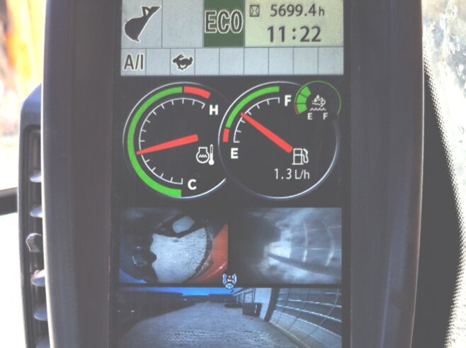 Hitachi ZX225USLC-6