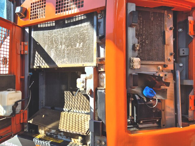 Hitachi ZX225USLC-6