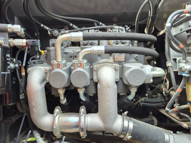 Hitachi ZX300LCN-7