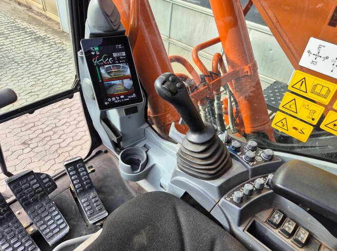 Hitachi ZX300LCN-7