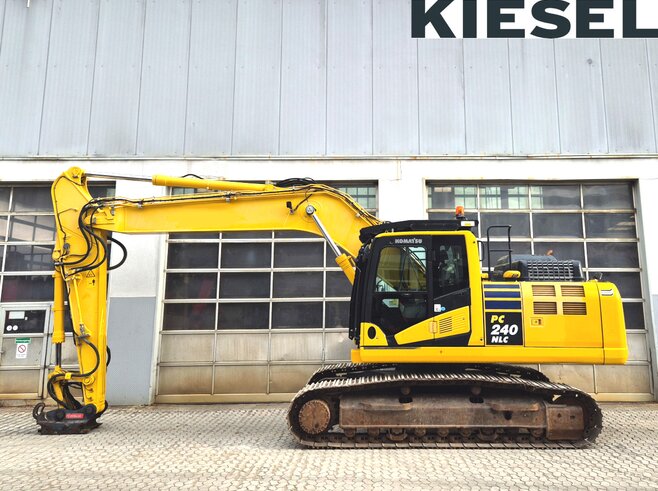 Komatsu PC240NLC-11