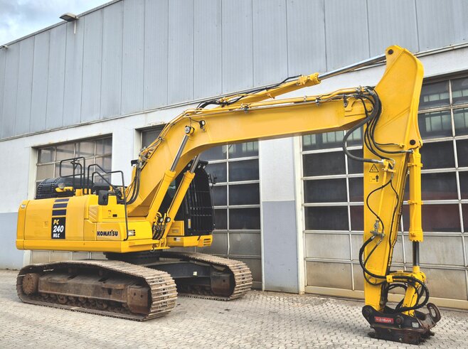 Komatsu PC240NLC-11