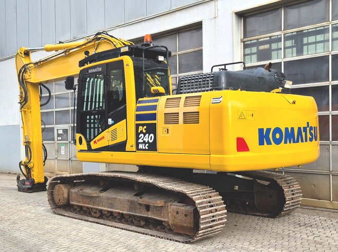 Komatsu PC240NLC-11