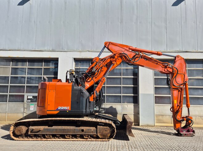 Hitachi ZX225USLC-6