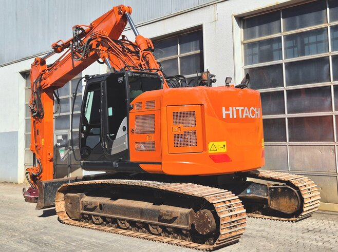 Hitachi ZX225USLC-6