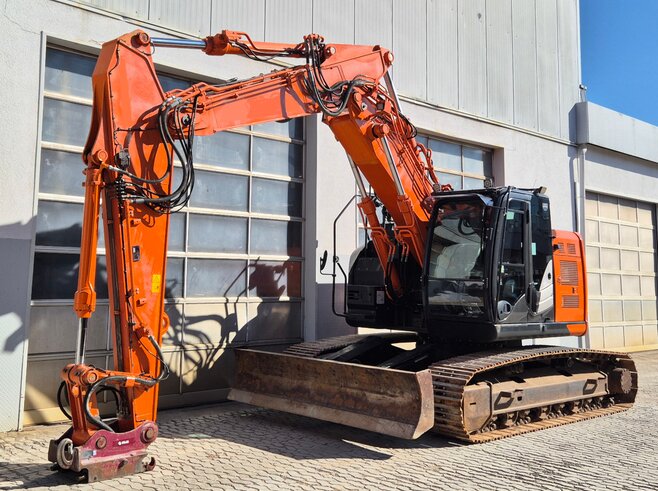 Hitachi ZX225USLC-6