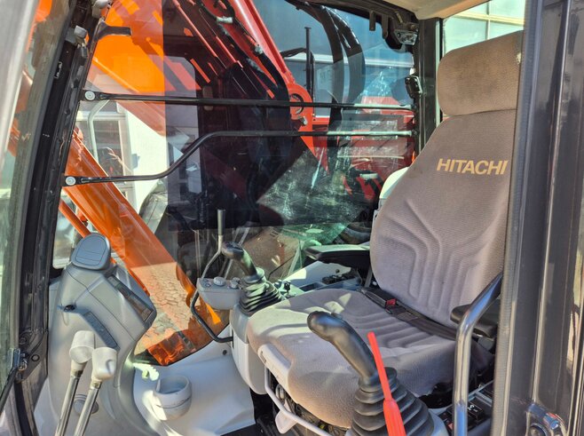 Hitachi ZX225USLC-6