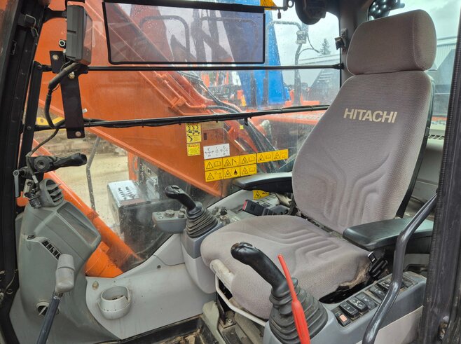 Hitachi ZX300LCN-6