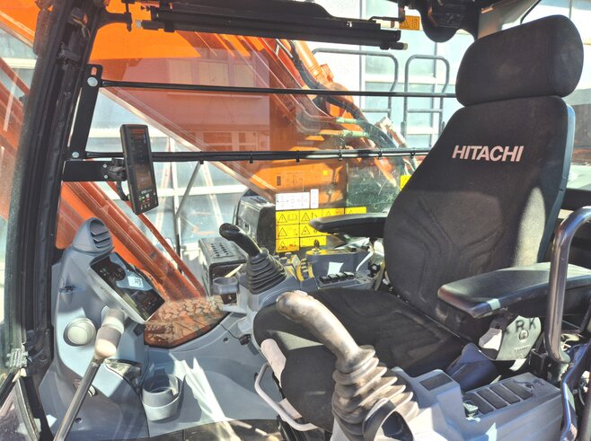 Hitachi ZX350LCN-7