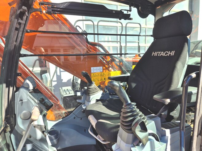 Hitachi ZX250LCN-7