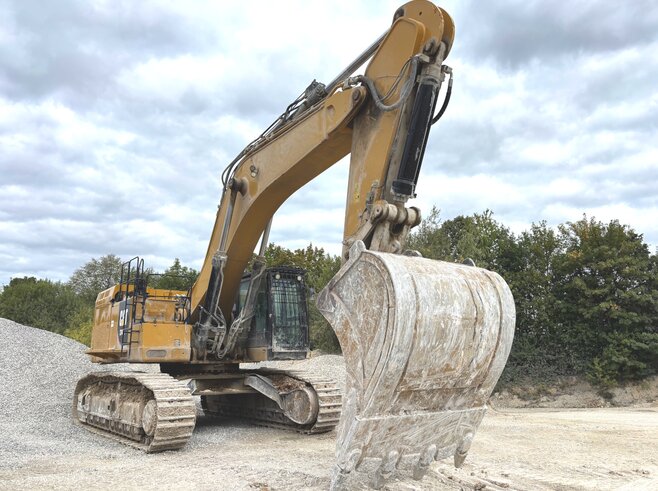 Caterpillar 374FL