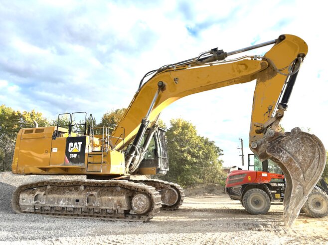Caterpillar 374FL