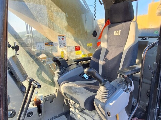 Caterpillar 374FL