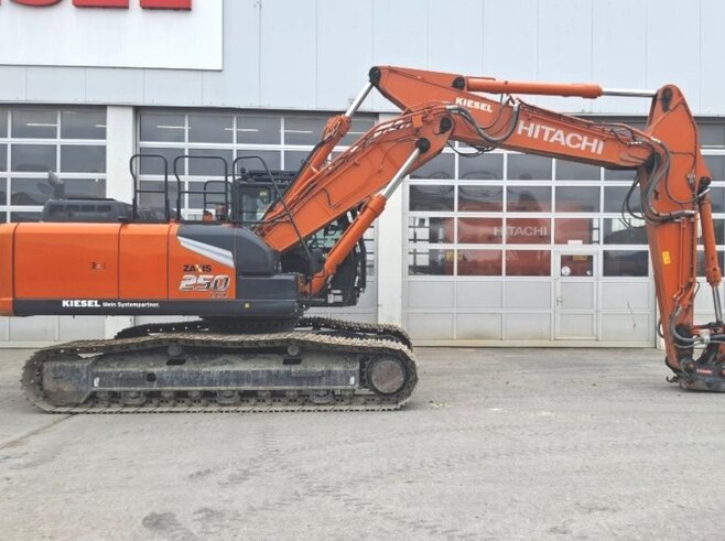 Hitachi ZX250LCN-7