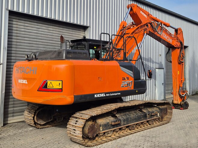 Hitachi ZX250LCN-7