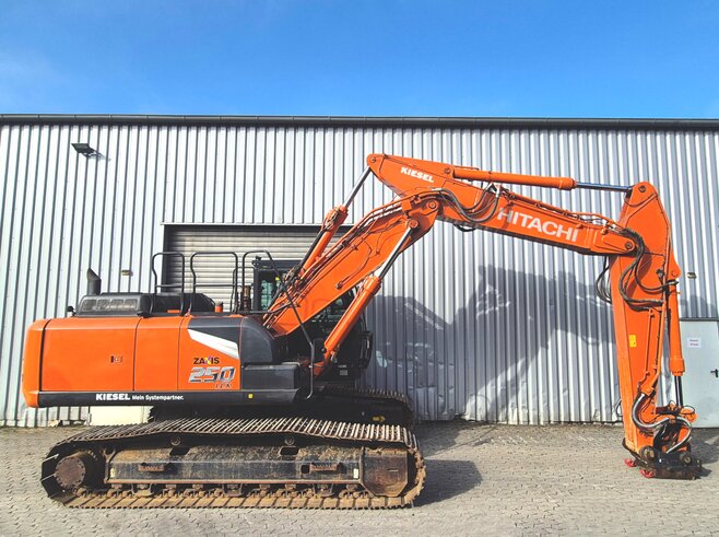 Hitachi ZX250LCN-7