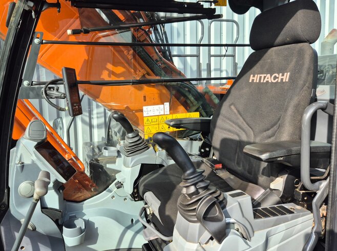 Hitachi ZX250LCN-7