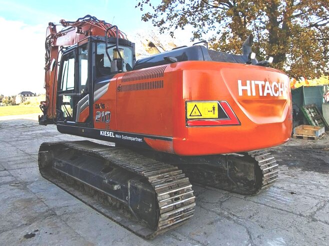 Hitachi ZX210LC-7