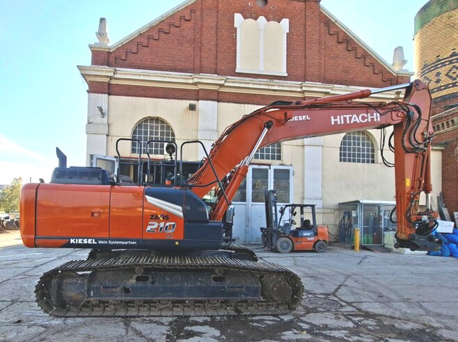 Hitachi ZX210LC-7