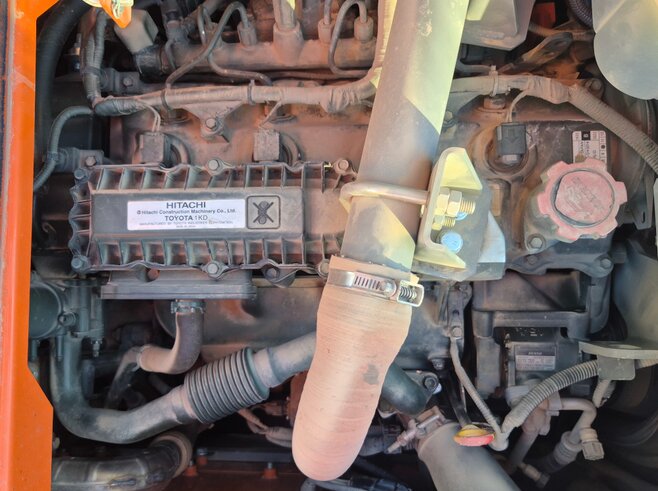 Hitachi ZX135US-7
