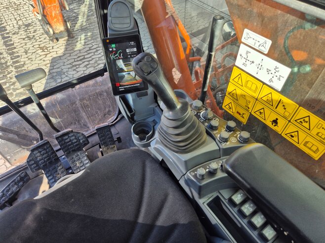 Hitachi ZX135US-7