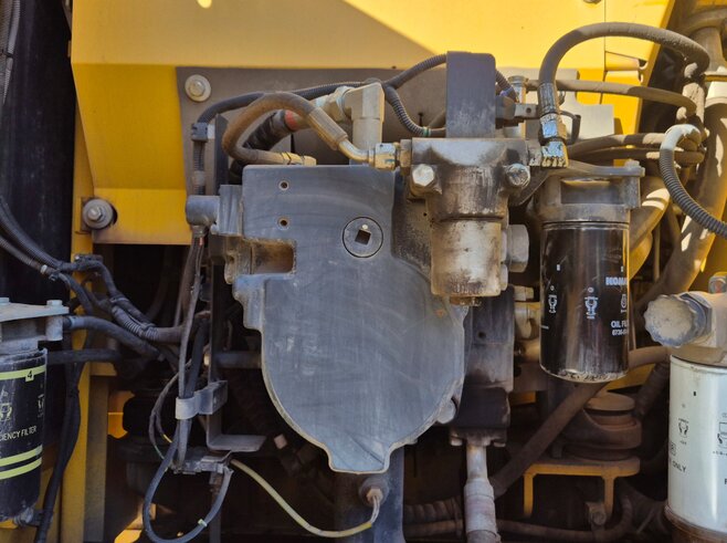 Komatsu PC210LC-10