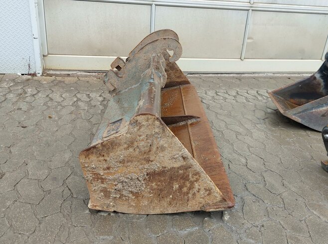 Reschkatec Grabenräumlöffel starr 1800mm