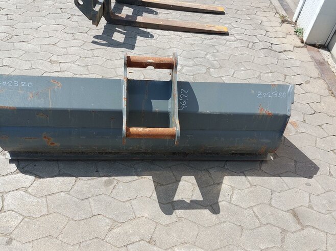 Kinshofer Grabenräumlöffel starr 1400mm