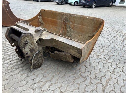 Winkelbauer Grabenräumlöffel schwenkbar 1800mm