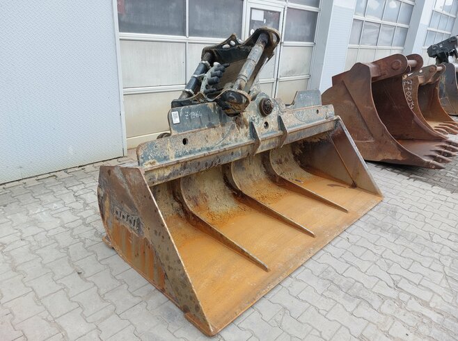 Kaiser Grabenräumlöffel schwenkbar 2500mm