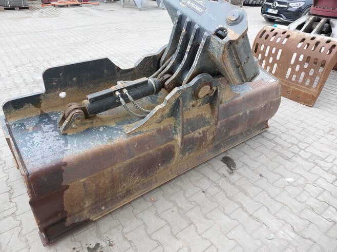 Kaiser Grabenräumlöffel schwenkbar 2500mm