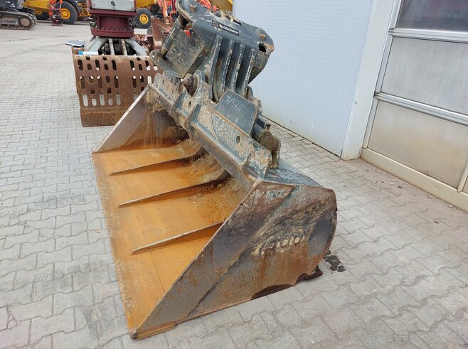 Kaiser Grabenräumlöffel schwenkbar 2500mm