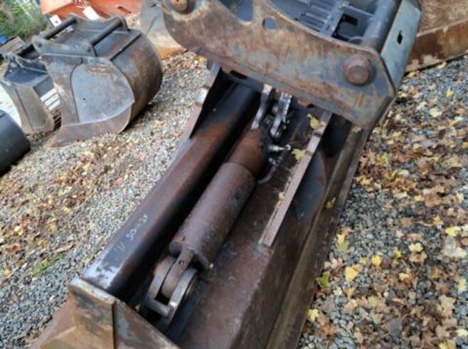 Rädlinger Grabenräumlöffel schwenkbar 2200mm