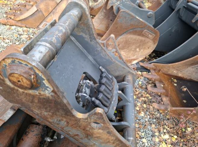 Rädlinger Grabenräumlöffel schwenkbar 2200mm